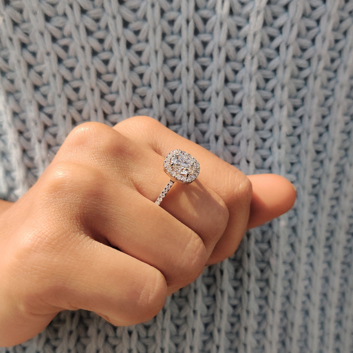 2 Carat Round Cut Diamond Ring in Cathedral Setting