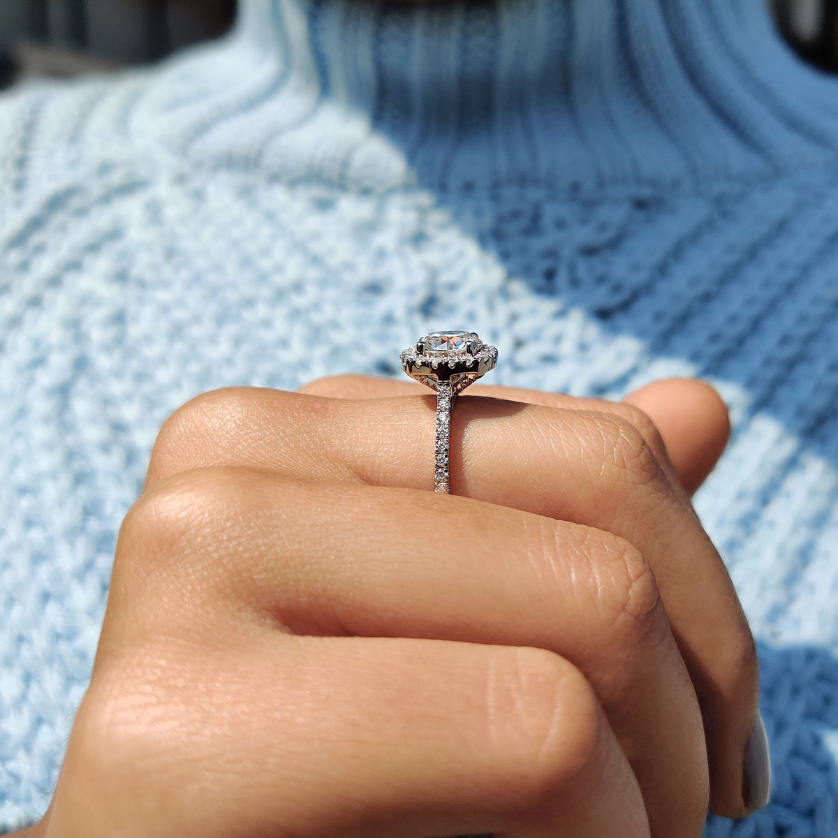 2 Carat Round Cut Diamond Ring in Cathedral Setting