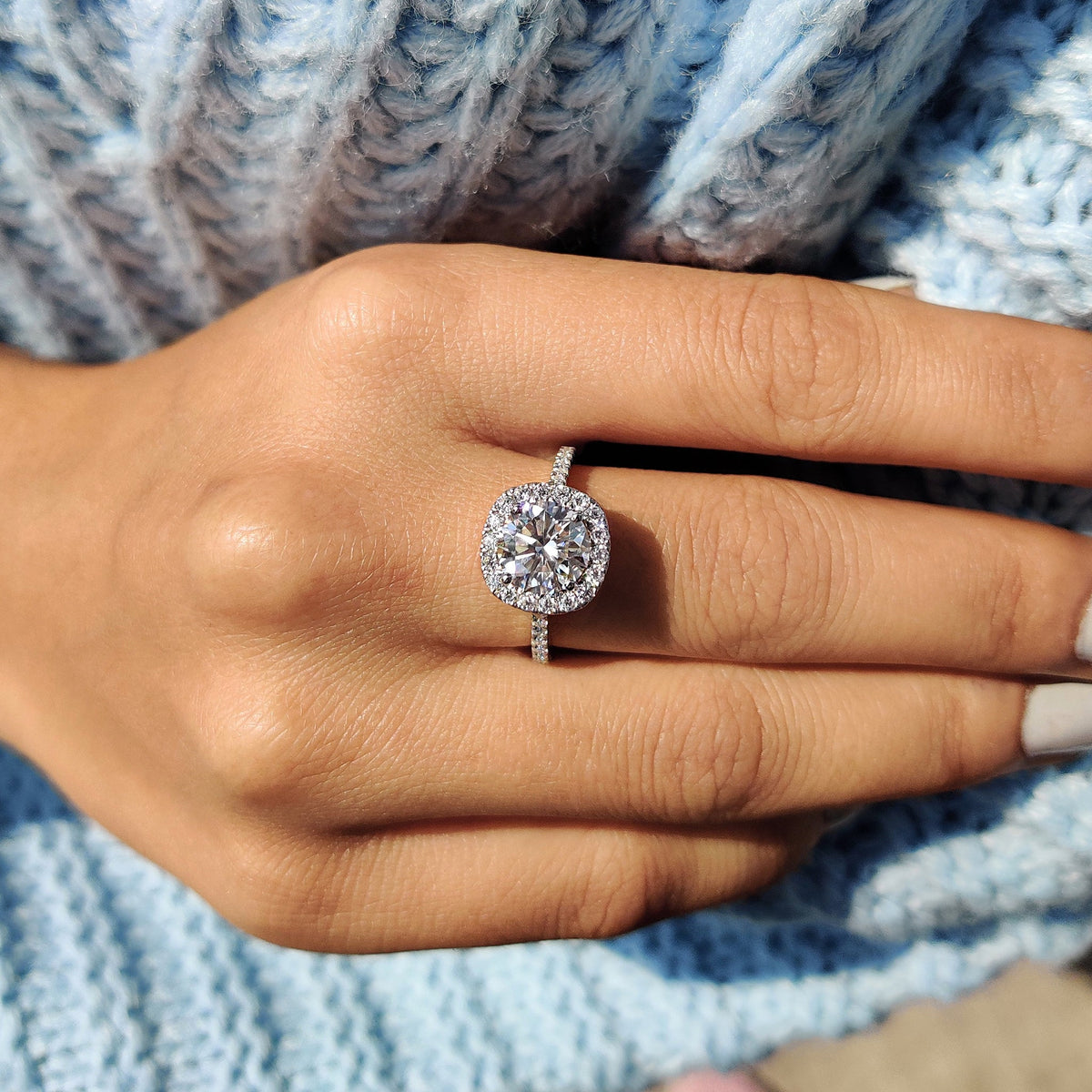 2 Carat Round Cut Diamond Ring in Cathedral Setting